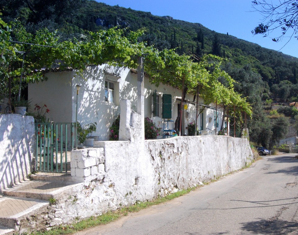 Traditional houses in Lakones